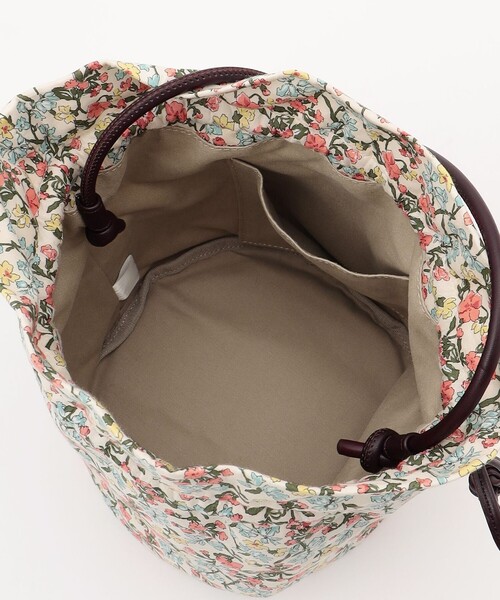 J.PRESS(ジェイプレス)の「【WEB限定】LIBERTY キンチャクバッグ(ハンドバッグ・レディース・ベージュ系5/サックスブルー系5・F)」の15枚目の写真