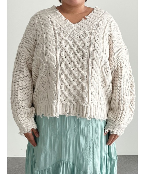 SLURR（スラ―）の「【大きいサイズ】ダメージケーブルショート丈ニット（ニット/セーター・レディース・ライトブルー/オフホワイト/ラベンダー・L）」の12枚目の写真