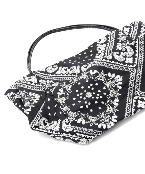 Figments（フィグメンツ）の「バンダナ柄ビッグトートバッグ（トートバッグ・レディース・ブラック・FREE）」の4枚目の写真