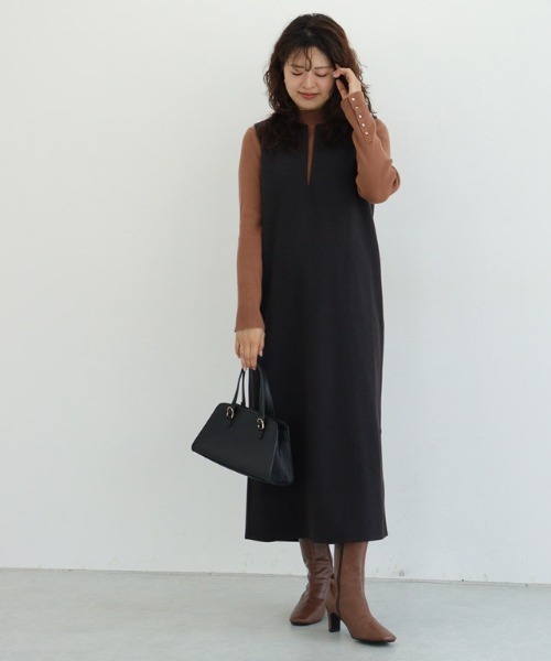 Pierrot（ピエロ）の「ウールタッチVネックジャンパースカート（ジャンパースカート・レディース・ダークブラウン/グレイッシュベージュ/キャメル/チャコール/モカ/ブラック/ネイビー/ライトグレー/アイボリー/ライトベージュ・M/L）」の16枚目の写真