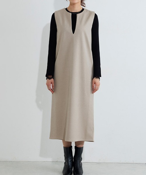 Pierrot（ピエロ）の「ウールタッチVネックジャンパースカート（ジャンパースカート・レディース・ダークブラウン/グレイッシュベージュ/キャメル/チャコール/モカ/ブラック/ネイビー/ライトグレー/アイボリー/ライトベージュ・M/L）」の13枚目の写真