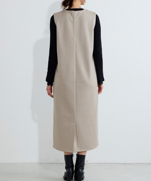 Pierrot（ピエロ）の「ウールタッチVネックジャンパースカート（ジャンパースカート・レディース・ダークブラウン/グレイッシュベージュ/キャメル/チャコール/モカ/ブラック/ネイビー/ライトグレー/アイボリー/ライトベージュ・M/L）」の11枚目の写真