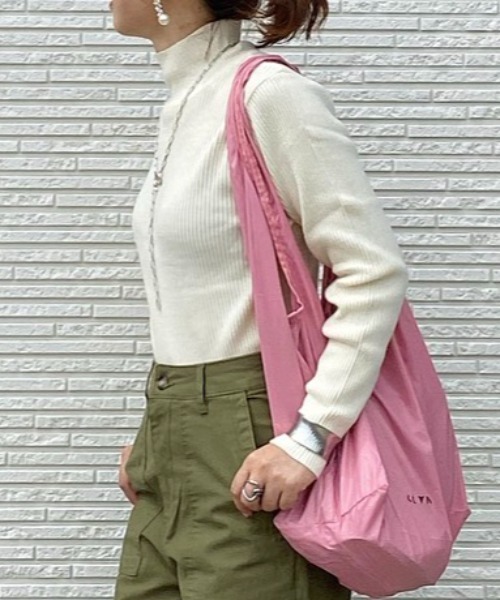 feepur（フェピュール）の「《ウォッシャブル》ベーシックハイネックリブニット（ニット/セーター・レディース・ミント/ピンクベージュ/ベージュ/チャコールグレー/ブルー/ブラック/オフホワイト・MEDIUM）」の2枚目の写真