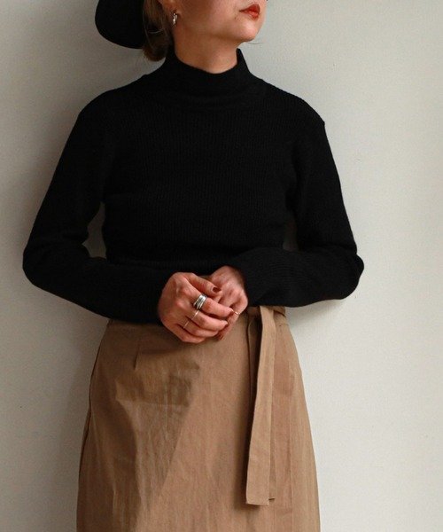 feepur（フェピュール）の「《ウォッシャブル》ベーシックハイネックリブニット（ニット/セーター・レディース・ミント/ピンクベージュ/ベージュ/チャコールグレー/ブルー/ブラック/オフホワイト・MEDIUM）」の3枚目の写真