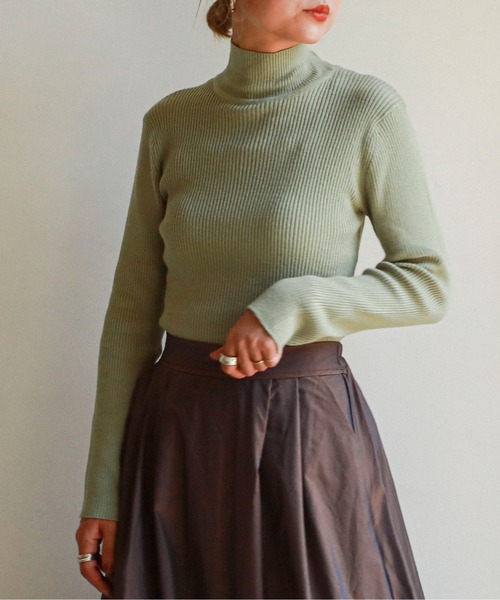 feepur（フェピュール）の「《ウォッシャブル》ベーシックハイネックリブニット（ニット/セーター・レディース・ミント/ピンクベージュ/ベージュ/チャコールグレー/ブルー/ブラック/オフホワイト・MEDIUM）」の10枚目の写真