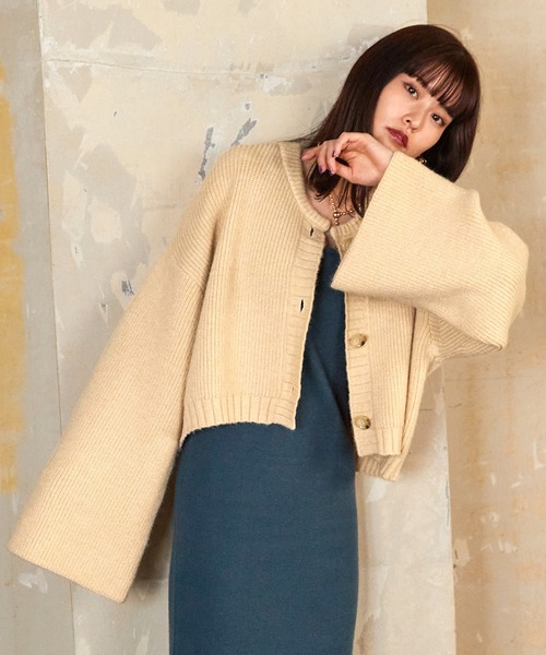 Keeepy(キーピー)の「【Keeepy】wide sleeve cropped cardigan(カーディガン/ボレロ・レディース・エンジ/アイボリー・FREE)」の2枚目の写真