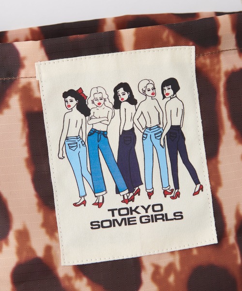 SOMETHING（サムシング）の「【SOMETHING/サムシング】TOKYO SOME GIRLS BODY POUCH（ショルダーバッグ・レディース・ブラウン・FREE）」の3枚目の写真