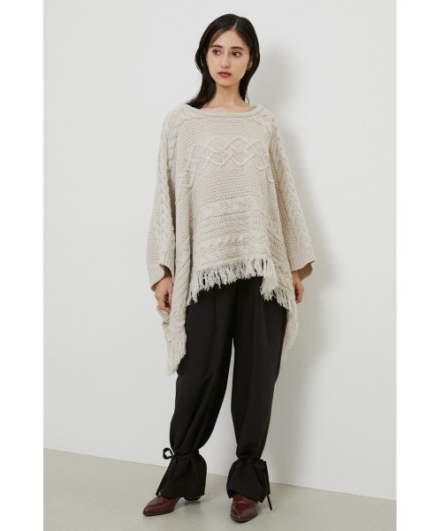 rienda（リエンダ）の「サイドカットフリンジポンチョトップス（ポンチョ・レディース・ブラック/ピンク/ライトベージュ・FREE）」の4枚目の写真