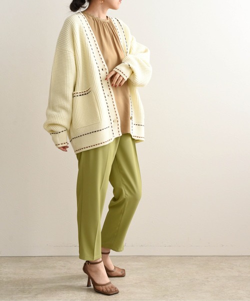 LHELBIE（レルビエ）の「ダブルステッチカーディガン（カーディガン/ボレロ・レディース・オフホワイト/ベージュ/ダークグレー・M）」の14枚目の写真