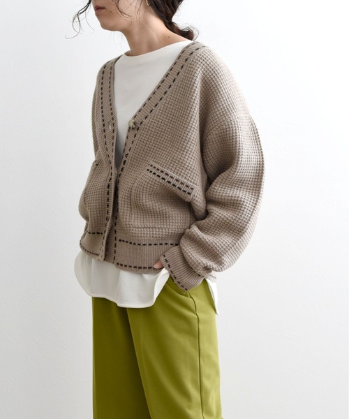 LHELBIE（レルビエ）の「ダブルステッチカーディガン（カーディガン/ボレロ・レディース・オフホワイト/ベージュ/ダークグレー・M）」の18枚目の写真