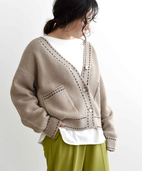 LHELBIE（レルビエ）の「ダブルステッチカーディガン（カーディガン/ボレロ・レディース・オフホワイト/ベージュ/ダークグレー・M）」の22枚目の写真