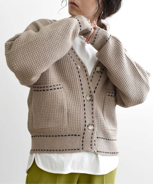 LHELBIE（レルビエ）の「ダブルステッチカーディガン（カーディガン/ボレロ・レディース・オフホワイト/ベージュ/ダークグレー・M）」の12枚目の写真
