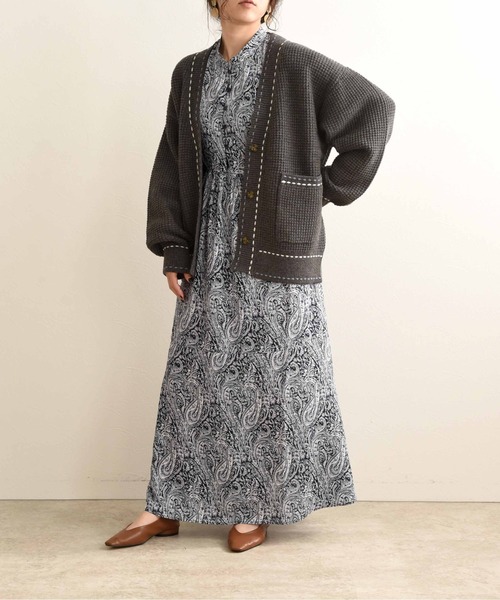 LHELBIE（レルビエ）の「ダブルステッチカーディガン（カーディガン/ボレロ・レディース・オフホワイト/ベージュ/ダークグレー・M）」の16枚目の写真