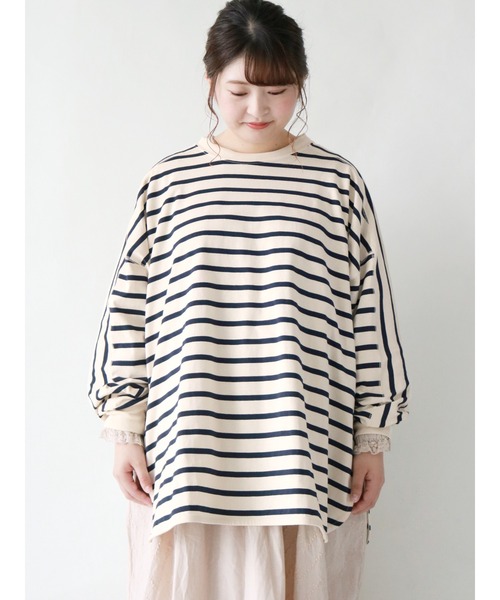 Samansa Mos2(サマンサ モスモス)の「ピグメント加工ゆるカットソー(Tシャツ/カットソー・レディース・オフホワイト/キナリ/ダークブラウン/ブルー/ベージュ/ボルドー・フリ-)」の2枚目の写真