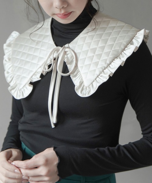 SPINNS（スピンズ）の「キルティングデザイン付け襟（付け襟・レディース・ホワイト/ブラック・ONESIZE）」の11枚目の写真