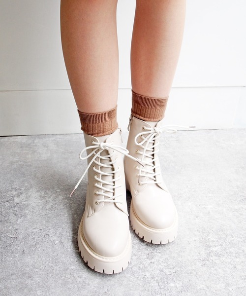 byあしながおじさん（バイアシナガオジサン）の「厚底レースアップブーツ　-8710397（ブーツ・レディース・ブラック/カーキ/アイボリー・LL/S/L/M）」の2枚目の写真