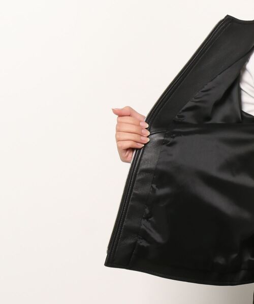 NANO universe（ナノユニバース）の「シープレザーノーカラーブルゾン（ライダースジャケット・レディース・ブラック・38）」の2枚目の写真