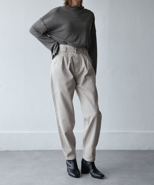 Chillfar（チルファー）の「ハイウエストギャザーパンツ（デニムパンツ・レディース・ブラック/ブラウン/サックスブルー/アイボリー/ダークブルー/グレイッシュベージュ/チャコール・MEDIUM/LARGE）」の20枚目の写真