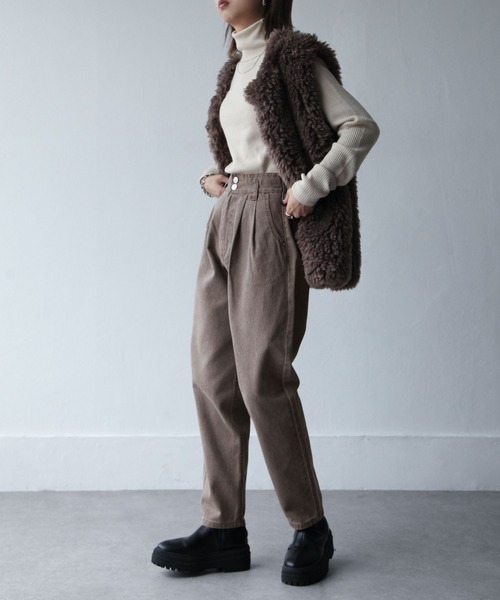 Chillfar（チルファー）の「ハイウエストギャザーパンツ（デニムパンツ・レディース・ブラック/ブラウン/サックスブルー/アイボリー/ダークブルー/グレイッシュベージュ/チャコール・MEDIUM/LARGE）」の13枚目の写真