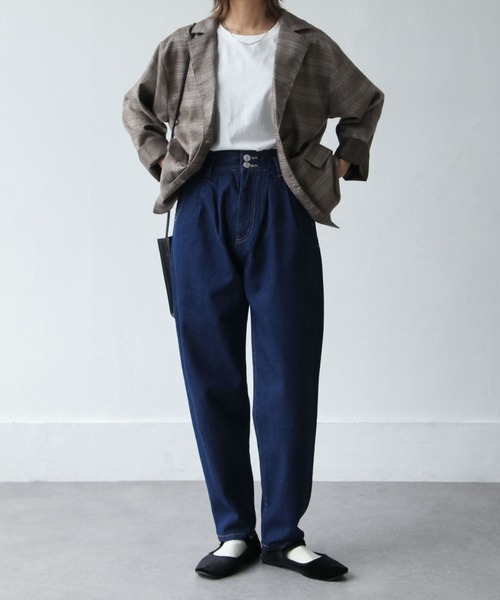 Chillfar（チルファー）の「ハイウエストギャザーパンツ（デニムパンツ・レディース・ブラック/ブラウン/サックスブルー/アイボリー/ダークブルー/グレイッシュベージュ/チャコール・MEDIUM/LARGE）」の8枚目の写真