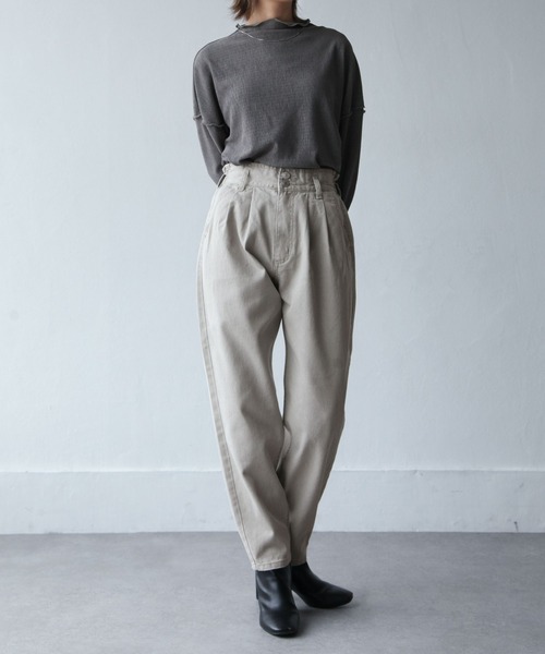 Chillfar（チルファー）の「ハイウエストギャザーパンツ（デニムパンツ・レディース・ブラック/ブラウン/サックスブルー/アイボリー/ダークブルー/グレイッシュベージュ/チャコール・MEDIUM/LARGE）」の19枚目の写真