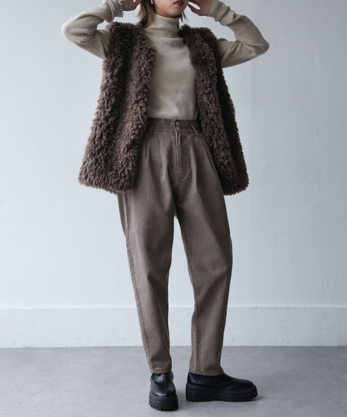 Chillfar（チルファー）の「ハイウエストギャザーパンツ（デニムパンツ・レディース・ブラック/ブラウン/サックスブルー/アイボリー/ダークブルー/グレイッシュベージュ/チャコール・MEDIUM/LARGE）」の11枚目の写真