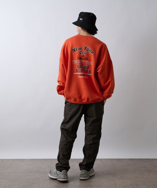 CIAOPANIC TYPY(チャオパニックティピー)の「【ZOZOTOWN限定】ユニセックスビッグシルエットクルーネックバックプリントスウェット/裏起毛(スウェット・メンズ・ライトグレー/ネイビー/オレンジ/アイボリー・M/L)」の11枚目の写真