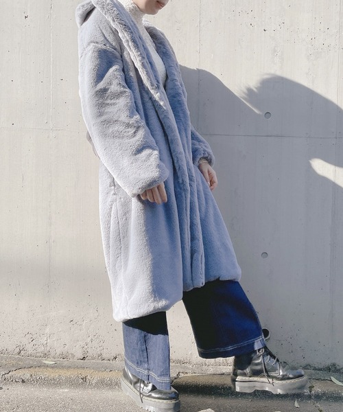 lilLilly（リルリリー）の「フェイクファーロングコート（チェスターコート・レディース・ブルー/ベージュ/ピンク・FREE）」の19枚目の写真