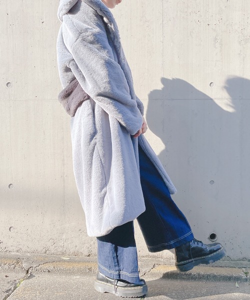 lilLilly（リルリリー）の「フェイクファーロングコート（チェスターコート・レディース・ブルー/ベージュ/ピンク・FREE）」の20枚目の写真