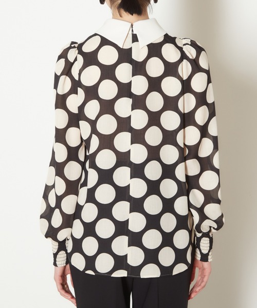 Tiara（ティアラ）の「ビッグドットプリントバイカラー衿ブラウス（シャツ/ブラウス・レディース・ブラック/アイボリー・FREE）」の12枚目の写真