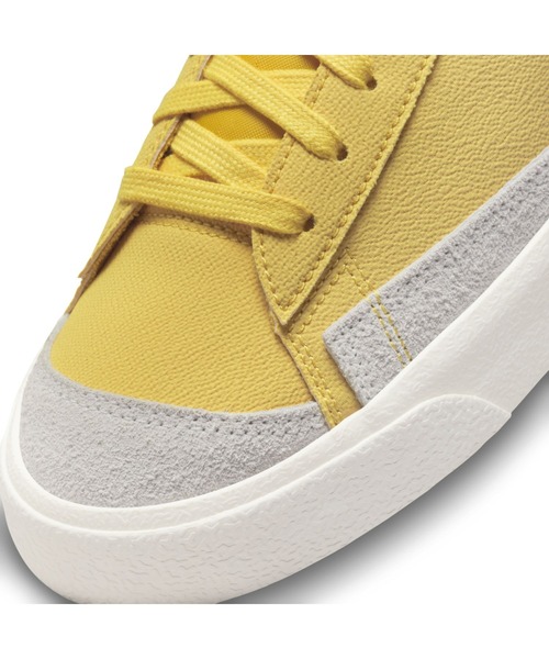 NIKE(ナイキ)の「ナイキ ブレーザー MID '77 メンズシューズ / Nike Blazer Mid '77(スニーカー・メンズ・ホワイト/ゴールド系その他・30/24/25/26/27/28/29/28.5/25.5/26.5/27.5/24.5/29.5)」の20枚目の写真