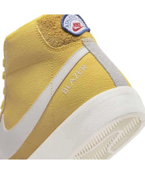NIKE(ナイキ)の「ナイキ ブレーザー MID '77 メンズシューズ / Nike Blazer Mid '77(スニーカー・メンズ・ホワイト/ゴールド系その他・30/24/25/26/27/28/29/28.5/25.5/26.5/27.5/24.5/29.5)」の21枚目の写真