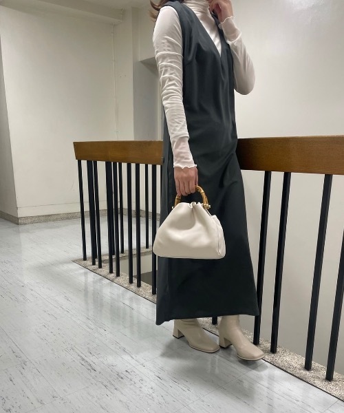 sakishimatokyo（サキシマトーキョー）の「「Vネックジャンパースカート」（ジャンパースカート・レディース・ブラック/ベージュ/グレー/キャメル・FREE）」の8枚目の写真