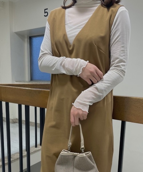 sakishimatokyo（サキシマトーキョー）の「「Vネックジャンパースカート」（ジャンパースカート・レディース・ブラック/ベージュ/グレー/キャメル・FREE）」の11枚目の写真