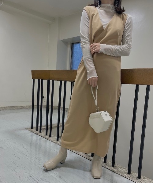 sakishimatokyo（サキシマトーキョー）の「「Vネックジャンパースカート」（ジャンパースカート・レディース・ブラック/ベージュ/グレー/キャメル・FREE）」の10枚目の写真