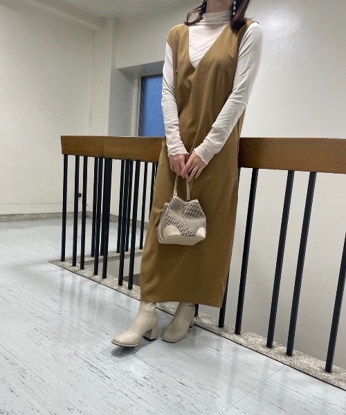 sakishimatokyo（サキシマトーキョー）の「「Vネックジャンパースカート」（ジャンパースカート・レディース・ブラック/ベージュ/グレー/キャメル・FREE）」の12枚目の写真