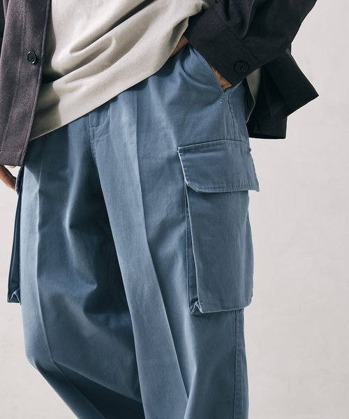JOURNAL STANDARD relume（ジャーナルスタンダード　レリューム）の「ワイドストレートカーゴパンツ（カーゴパンツ・メンズ・ブラック/ベージュ/サックスブルー・SMALL/MEDIUM/LARGE）」の3枚目の写真