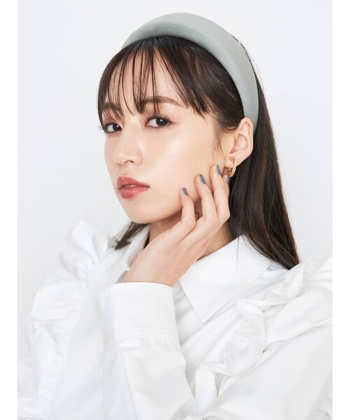 CALNAMUR(カルナムール)の「フリルシャツワンピース(ワンピース・レディース・ベージュ/ホワイト/ブラック・FREE)」の11枚目の写真