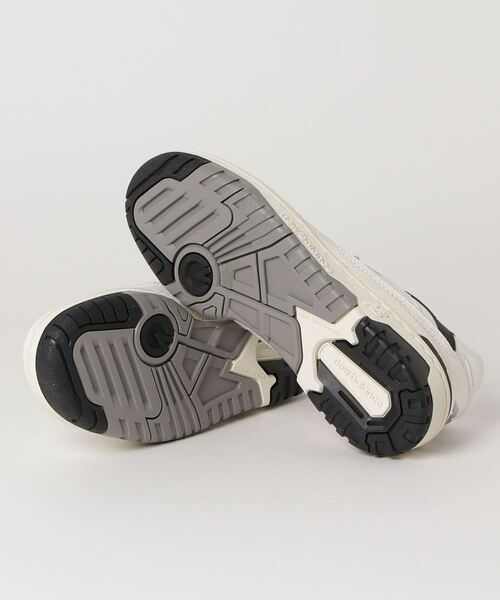 NEW BALANCE（ニューバランス）の「BB550（スニーカー・メンズ・ブラック/ホワイト・22.5cm/26.0cm/29.0cm/25.0cm/26.5cm/24.5cm/25.5cm/27.5cm/23.5cm/23.0cm/28.5cm/28.0cm/24.0cm/27.0cm）」の4枚目の写真