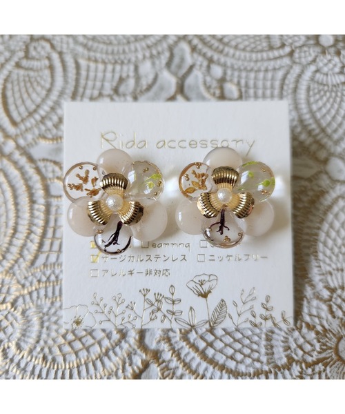 tone(トーン)の「【Riida】OHANA(ピアス)(MA)(ピアス(両耳用)・レディース・ブラック/ベージュ/パープル/ブラウン/レッド/ブラウン系その他/ピンク系その他/ホワイト/イエロー/オレンジ/その他/ピンク/ホワイト系その他/パープル系その他・FREE)」の7枚目の写真