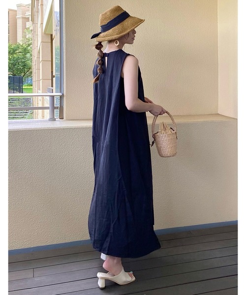 AMELY(エミリー)の「リネン混 タンクワンピース(ワンピース・レディース・ブラック/ベージュ/モカ・フリー)」の19枚目の写真
