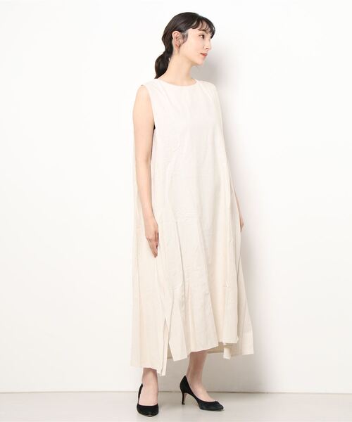 AMELY(エミリー)の「リネン混 タンクワンピース(ワンピース・レディース・ブラック/ベージュ/モカ・フリー)」の22枚目の写真