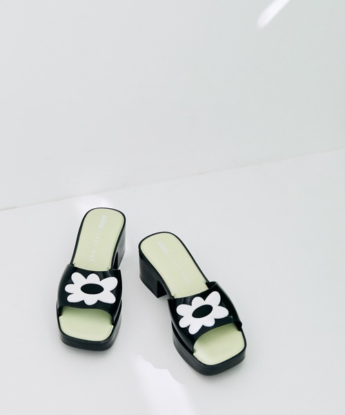 melissa(メリッサ)の「【WEB限定】【melissa】LUV TONG SANDALS(サンダル・レディース・グリーン/ブラック・38/37/39/36)」の2枚目の写真