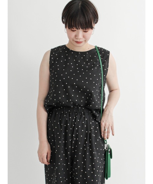 Lugnoncure(ルノンキュール)の「綿麻ノースリーブトップス【セットアップ可】(シャツ/ブラウス・レディース・ブラック/ベージュ/オフホワイト・フリ-)」の3枚目の写真