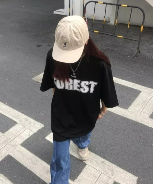 at12:03(アットイチニーゼロサン)の「FOREST オーバーサイズ レタリング ルーズTシャツ(Tシャツ/カットソー・レディース・ホワイト/ブラック/レッド・FREE)」の14枚目の写真