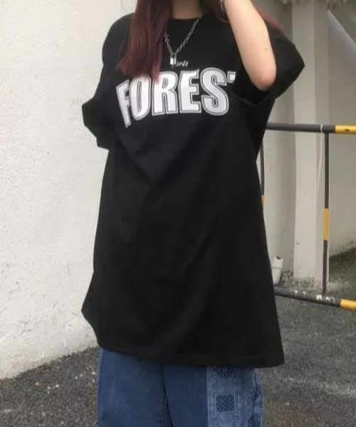 at12:03(アットイチニーゼロサン)の「FOREST オーバーサイズ レタリング ルーズTシャツ(Tシャツ/カットソー・レディース・ホワイト/ブラック/レッド・FREE)」の10枚目の写真