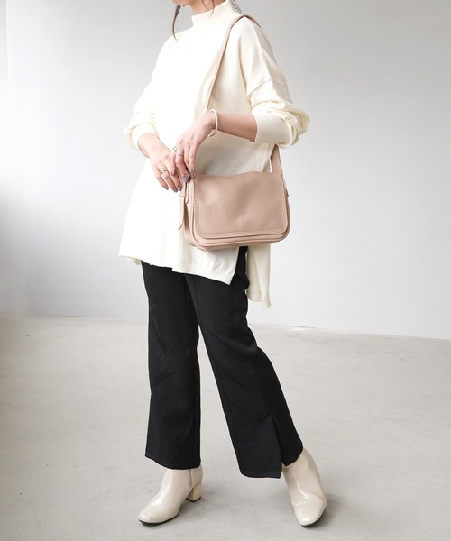 IAMUSE(アイアミューズ)の「【IAMUSE】レザーライクショルダーバッグ S0740(ショルダーバッグ・レディース・ブラック/ベージュ・FREE)」の3枚目の写真