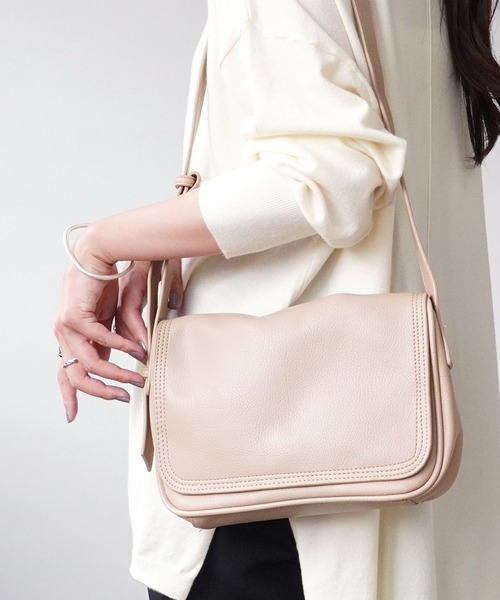 IAMUSE(アイアミューズ)の「【IAMUSE】レザーライクショルダーバッグ S0740(ショルダーバッグ・レディース・ブラック/ベージュ・FREE)」の11枚目の写真