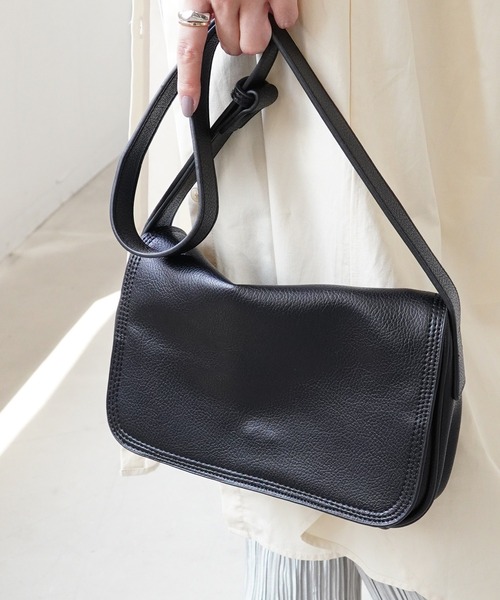 IAMUSE(アイアミューズ)の「【IAMUSE】レザーライクショルダーバッグ S0740(ショルダーバッグ・レディース・ブラック/ベージュ・FREE)」の6枚目の写真