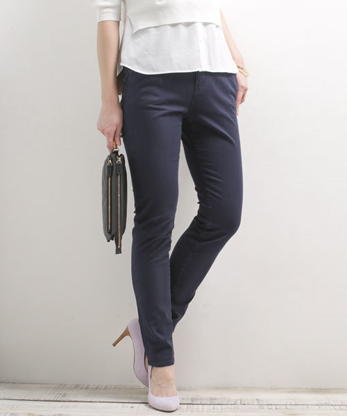 NANO universe（ナノユニバース）の「【MORE5月号掲載】 カラーjegginny（その他パンツ・レディース・サーモンピンク/ブラック/オフホワイト/グレイッシュベージュ/ネイビー/サックスブルー/ライトイエロー・38/36/34/32）」の5枚目の写真